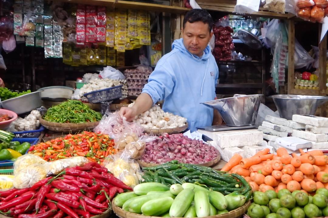 Harga Bahan Pokok Naik, Warga Mulai Keluhkan Beban Belanja