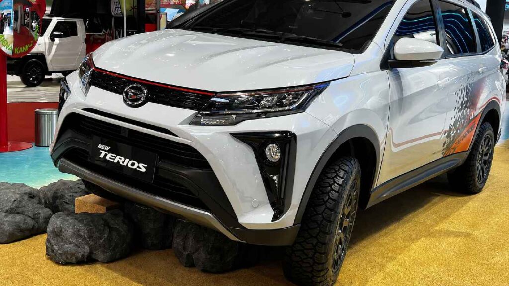 Toyota Rush Bertahan Terdepan, Xpander Cross Cetak Lonjakan Spektakuler Juni
