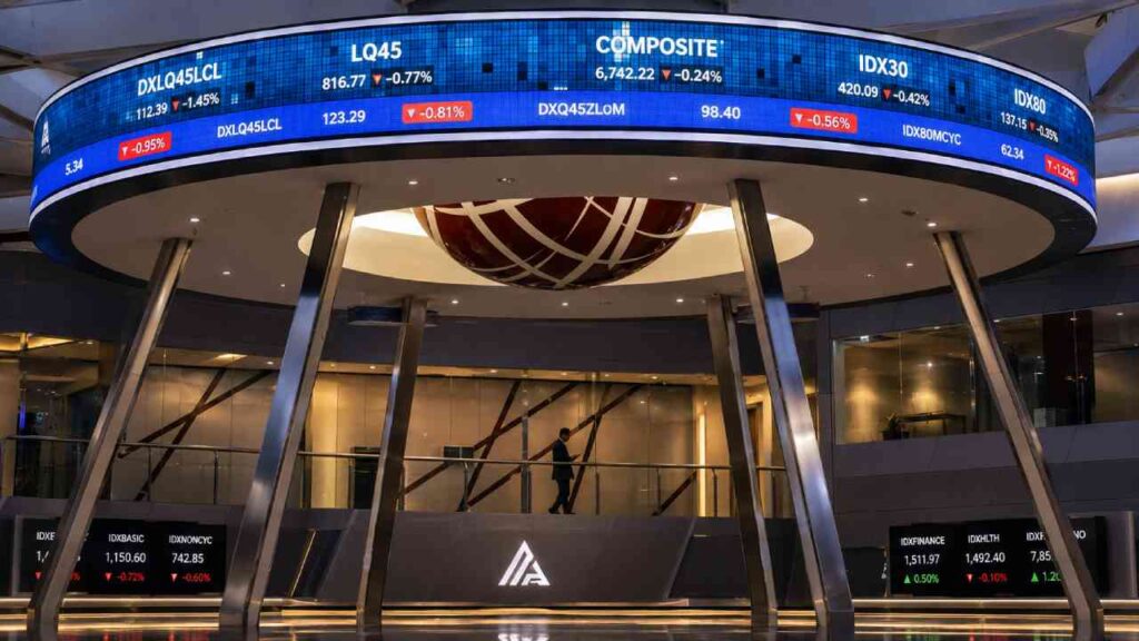 Saham BYAN Dirumorkan Bakal Diborong Haji Isam, Manajemen Buka Suara
