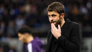 Skuad Belum Lengkap, Carrick Isyaratkan MU Masih Berburu Pemain Baru
