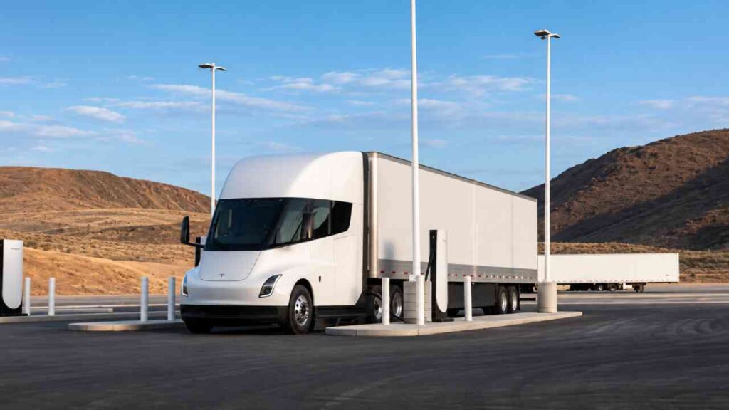 Tesla Semi Bersiap Masuk Eropa, Debut Perdana Digelar September 2026