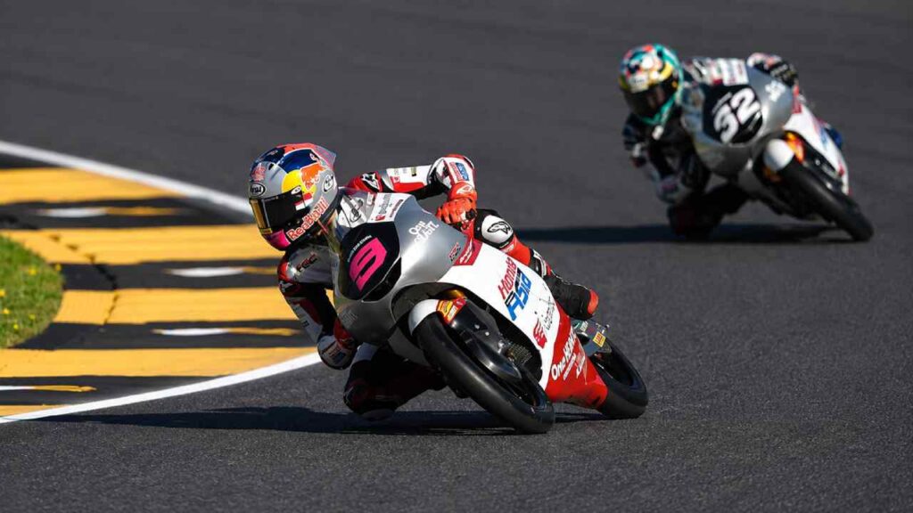 Veda Ega Tampil Tajam di Moto3 Inggris, Honda Beri Pujian