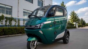 Lean3 Resmi Meluncur, Motor Listrik Roda Tiga Bisa Tempuh 100 Km